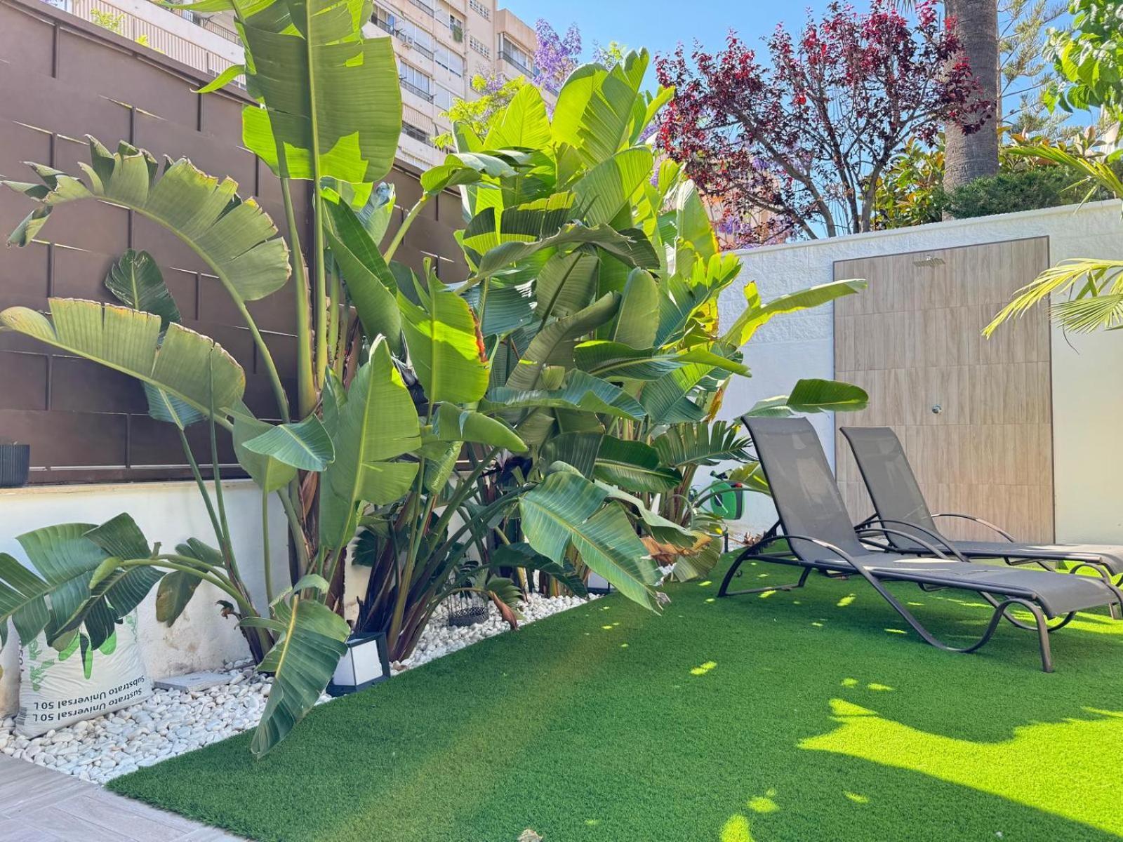 La Casita Garden By Sunset * Alicante